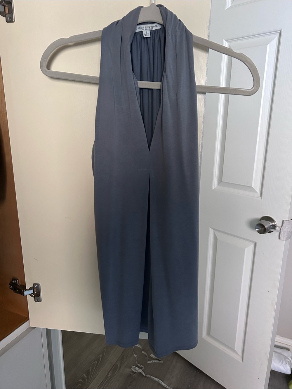 NWOT Green Envelope Los Angeles grey sleeveless blouse top Size S